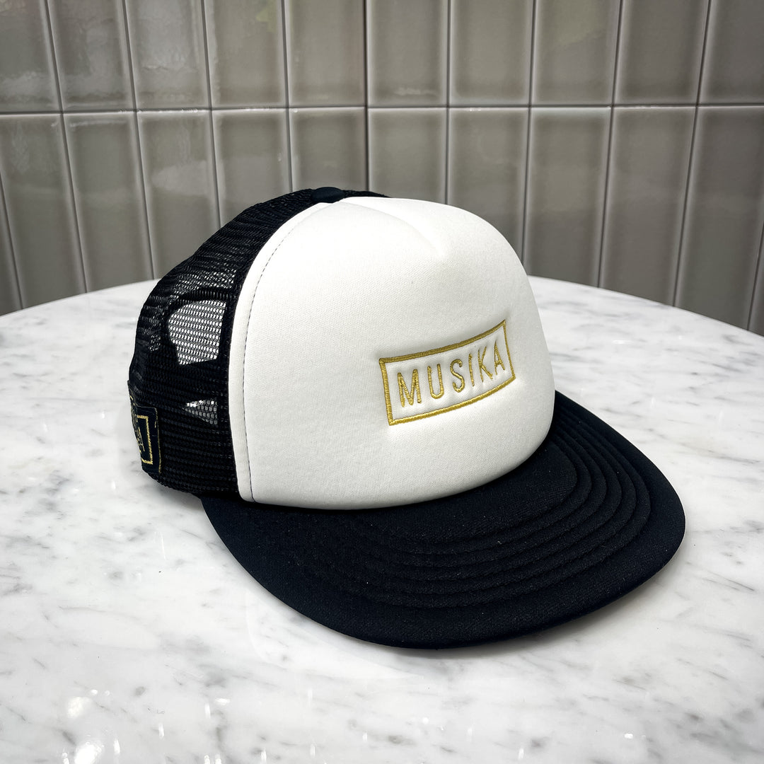 MUSIKA Trucker Hat